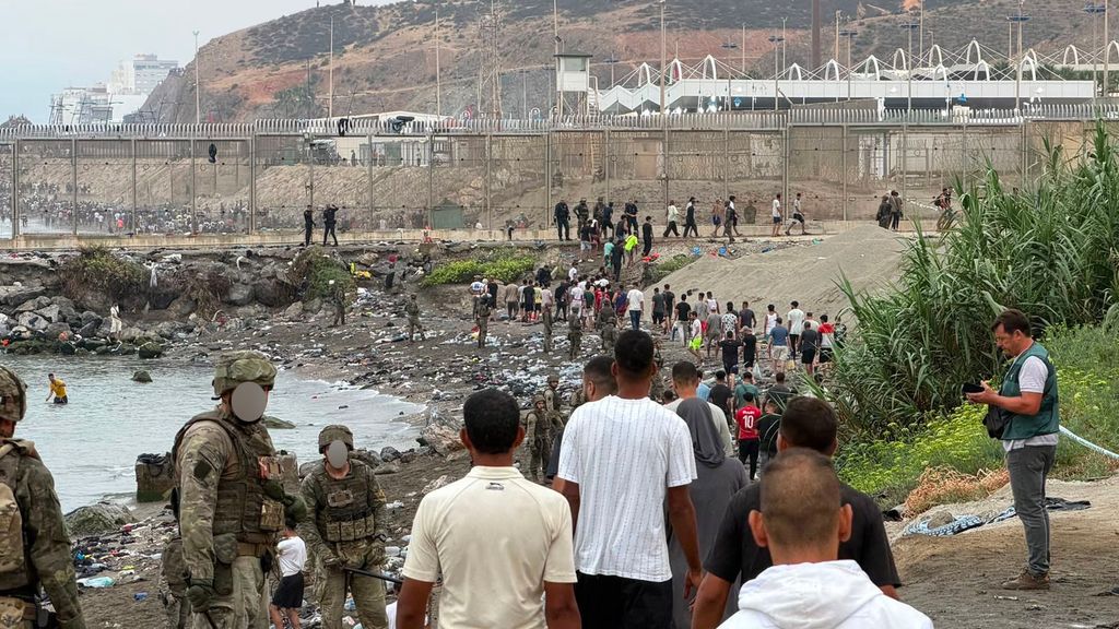 Italia cierra sus fronteras marítimas y aéreas con España en plena crisis migratoria por la llegada masiva a Ceuta