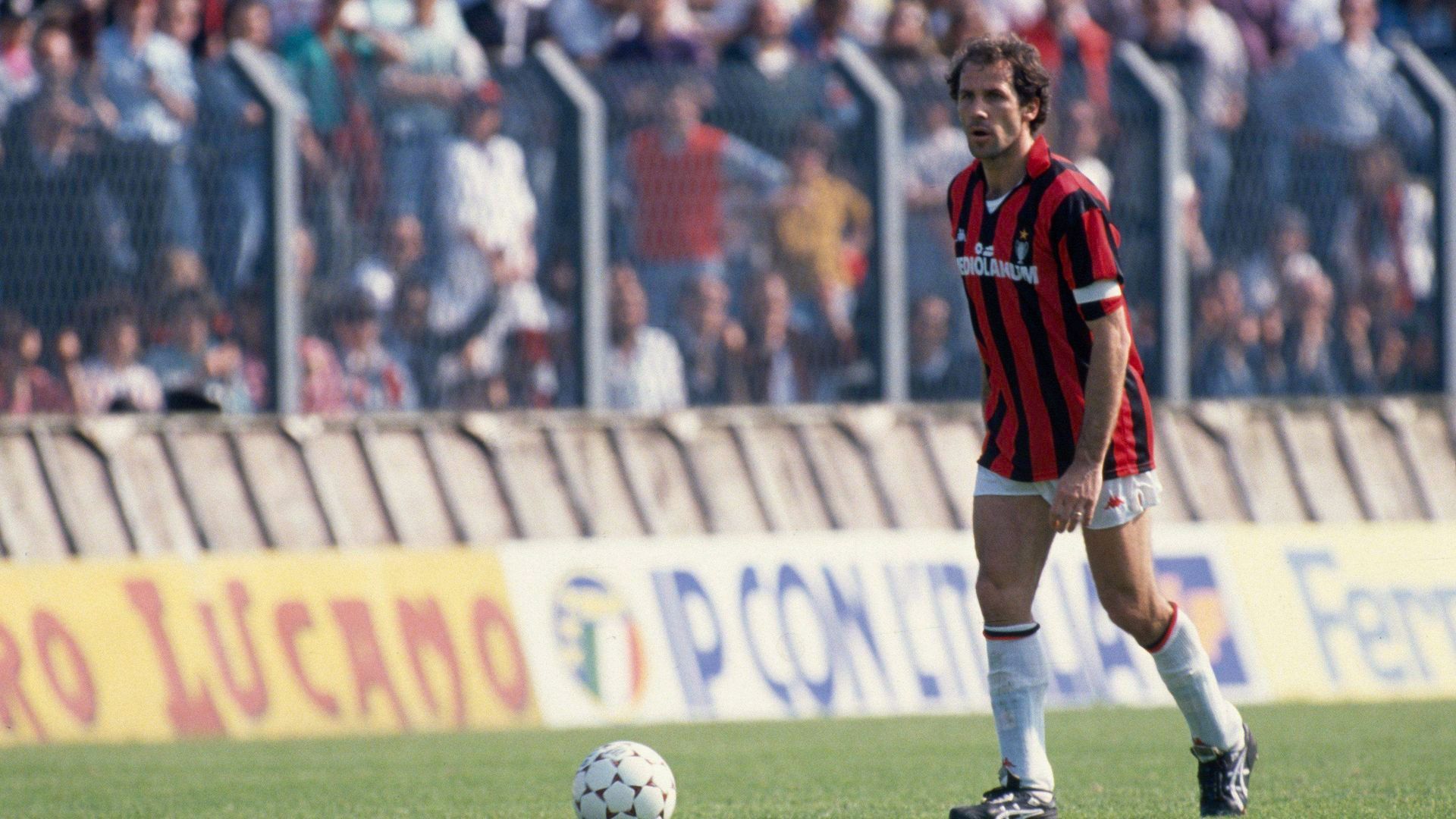 Franco Baresi, durante un partido con el Milan Franco Baresi, durante un partido con el Milan