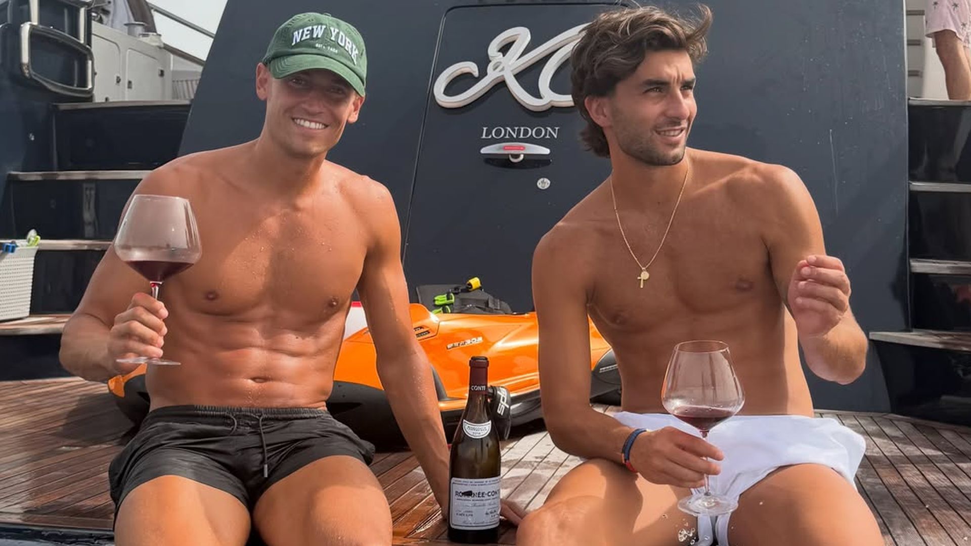 Marcos Llorente estalla y responde a las críticas por sus fotografías con Ferran: "Veo cómo está el patio y lo entiendo" Marcos Llorente estalla y responde a las críticas por sus fotografías con Ferran: "Veo cómo está el patio y lo entiendo"