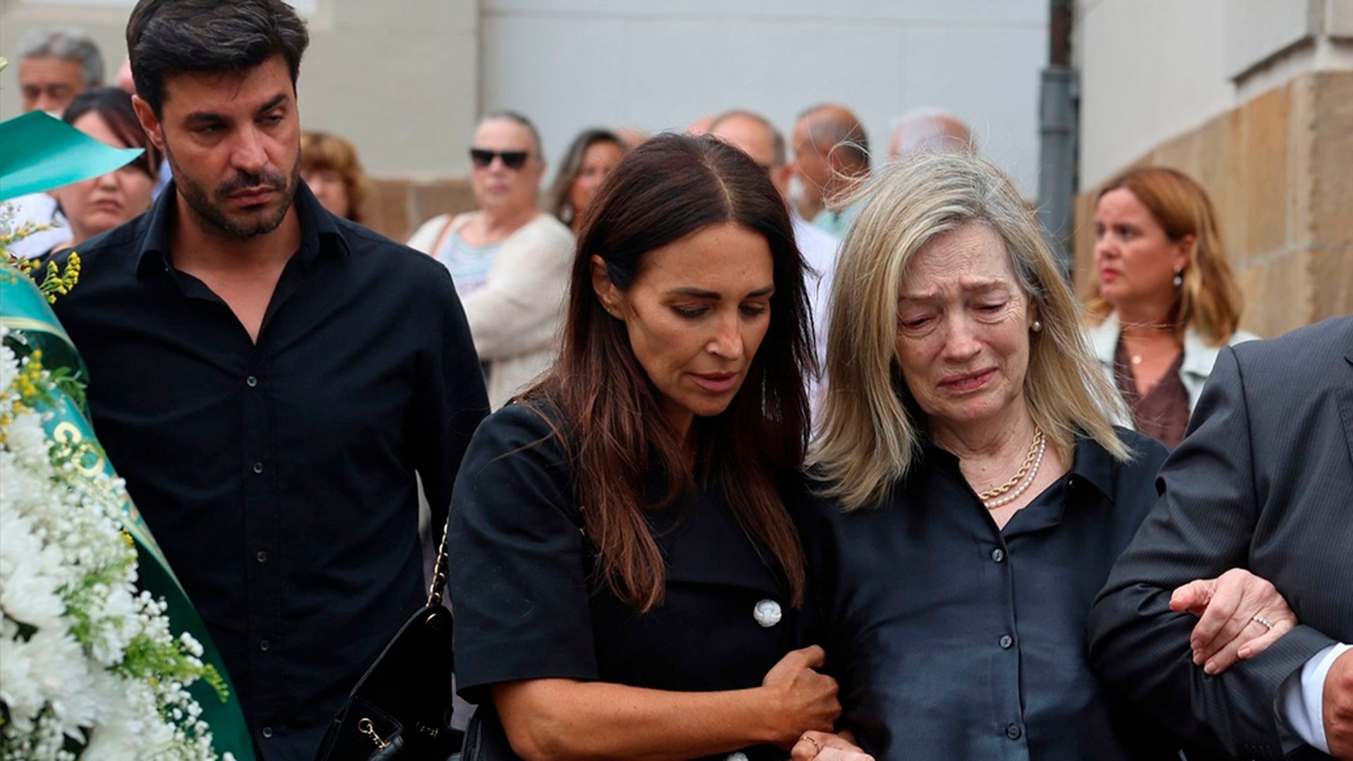 MIguel Torres, Paula Echevarría y su madre, Elena Colodrón