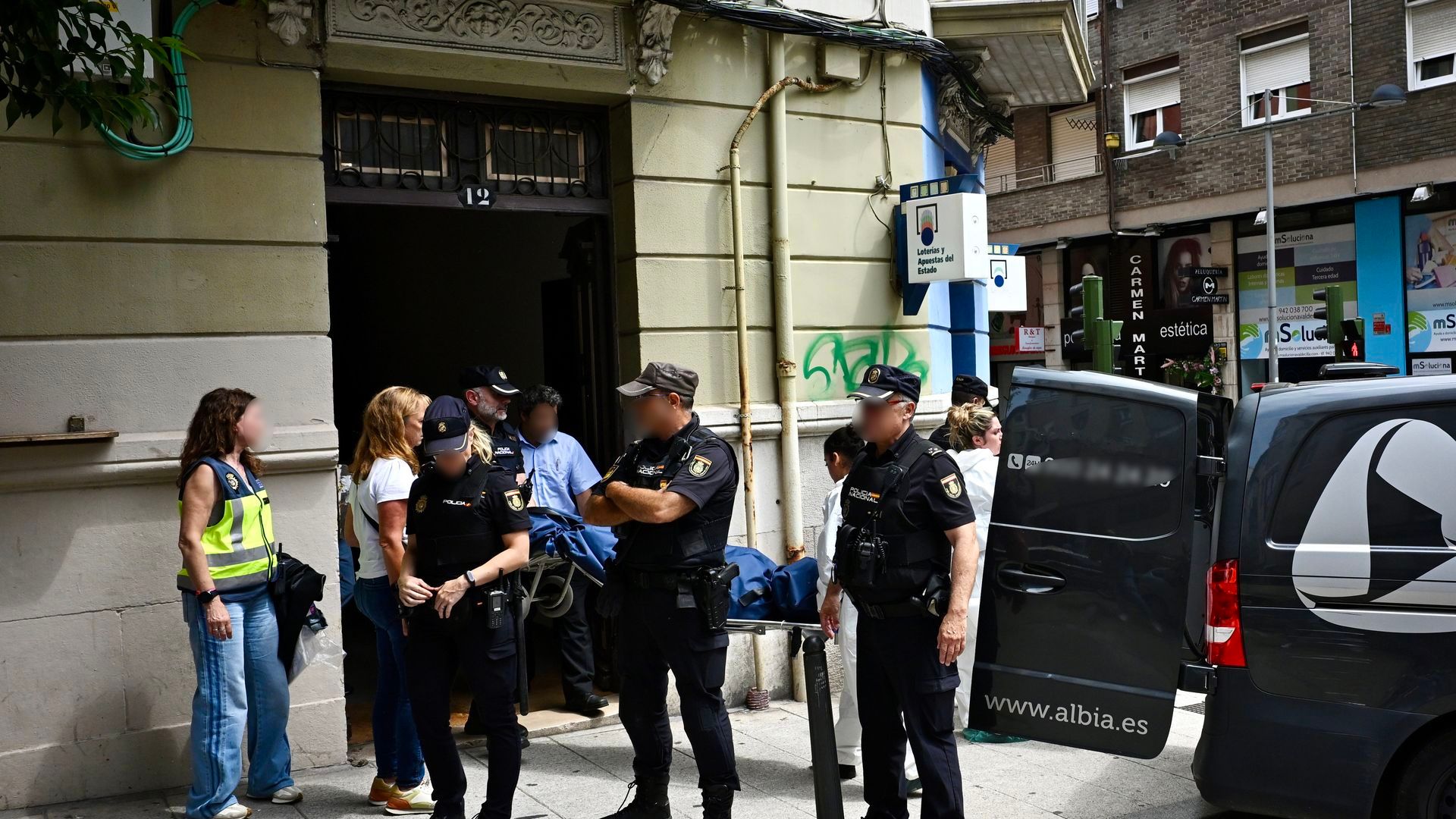 Número 12 de la calle Perines de Santander, donde una mujer ha sido asesinada este viernes Número 12 de la calle Perines de Santander, donde una mujer ha sido asesinada este viernes