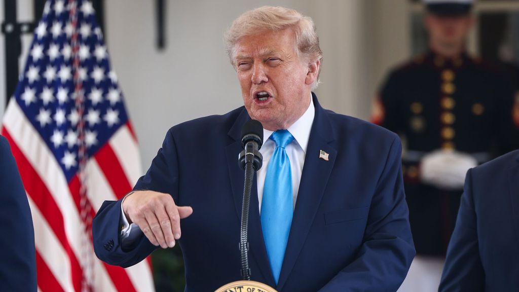 Trump avisa de que EEUU estará como Ceuta "dentro de tres años" si ganan los demócratas