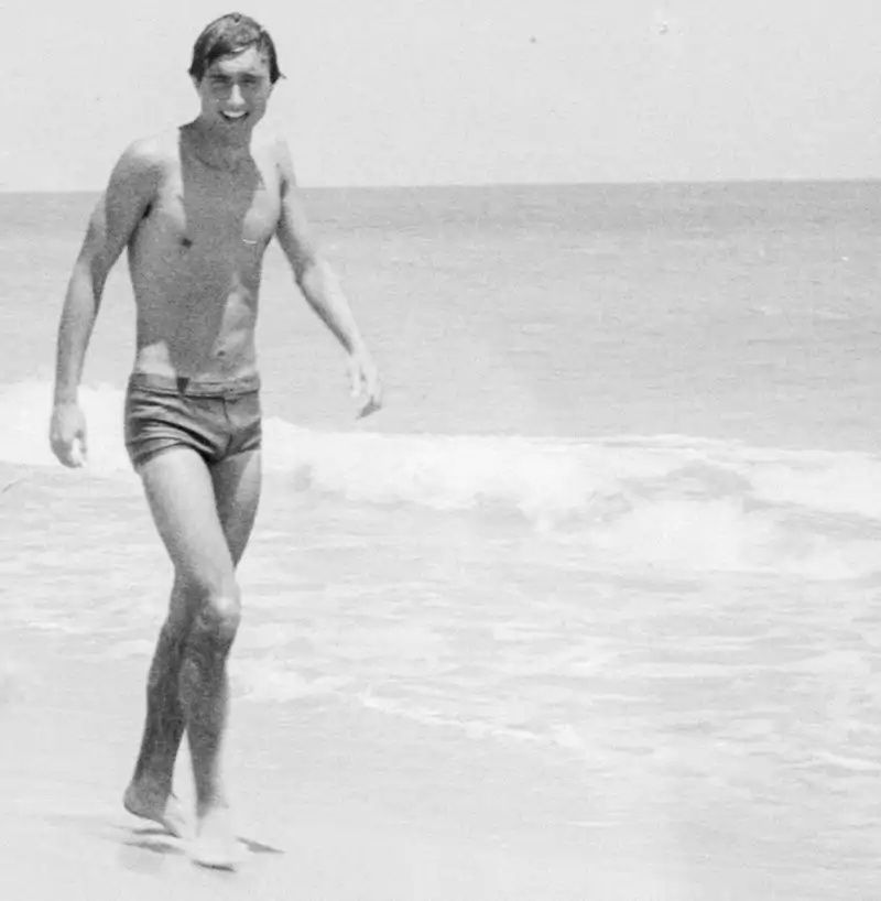 Arturo Pérez Reverte en su juventud