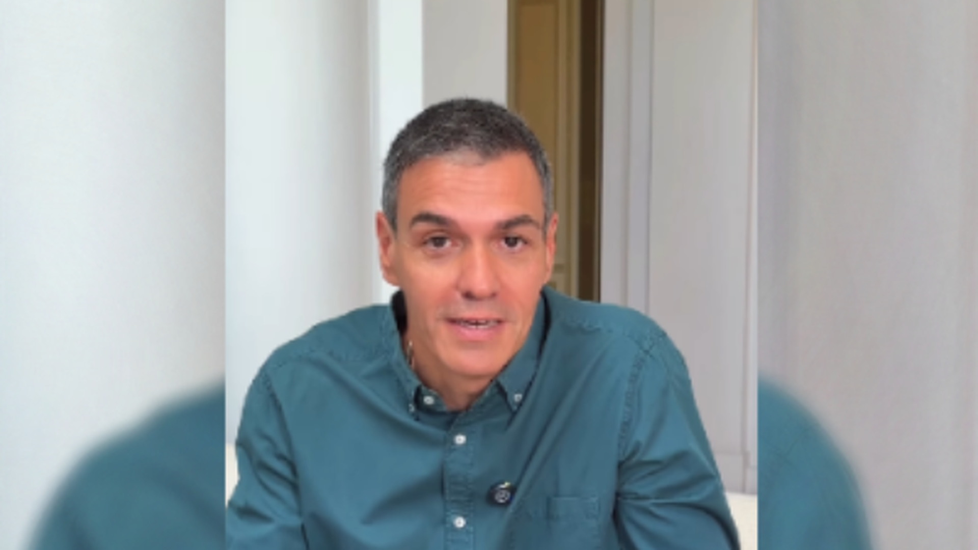 Pedro Sánchez inicia sus vacaciones en Lanzarote y publica en redes su 'playlist' para el verano con 'El Baifo', de Quevedo, como 'top 1' Pedro Sánchez inicia sus vacaciones en Lanzarote y publica en redes su 'playlist' para el verano con 'El Baifo', de Quevedo, como 'top 1'