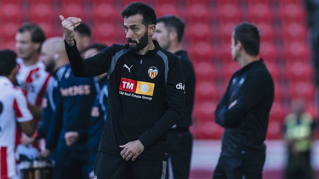 Peter Lim visita el Nou Mestalla