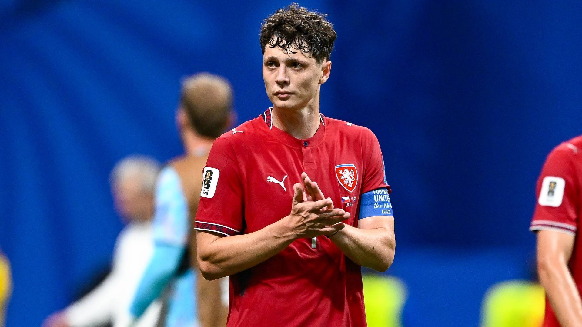 Ladislav Krejci aplaude tras un partido de la República Checa en el Mundial Ladislav Krejci aplaude tras un partido de la República Checa en el Mundial