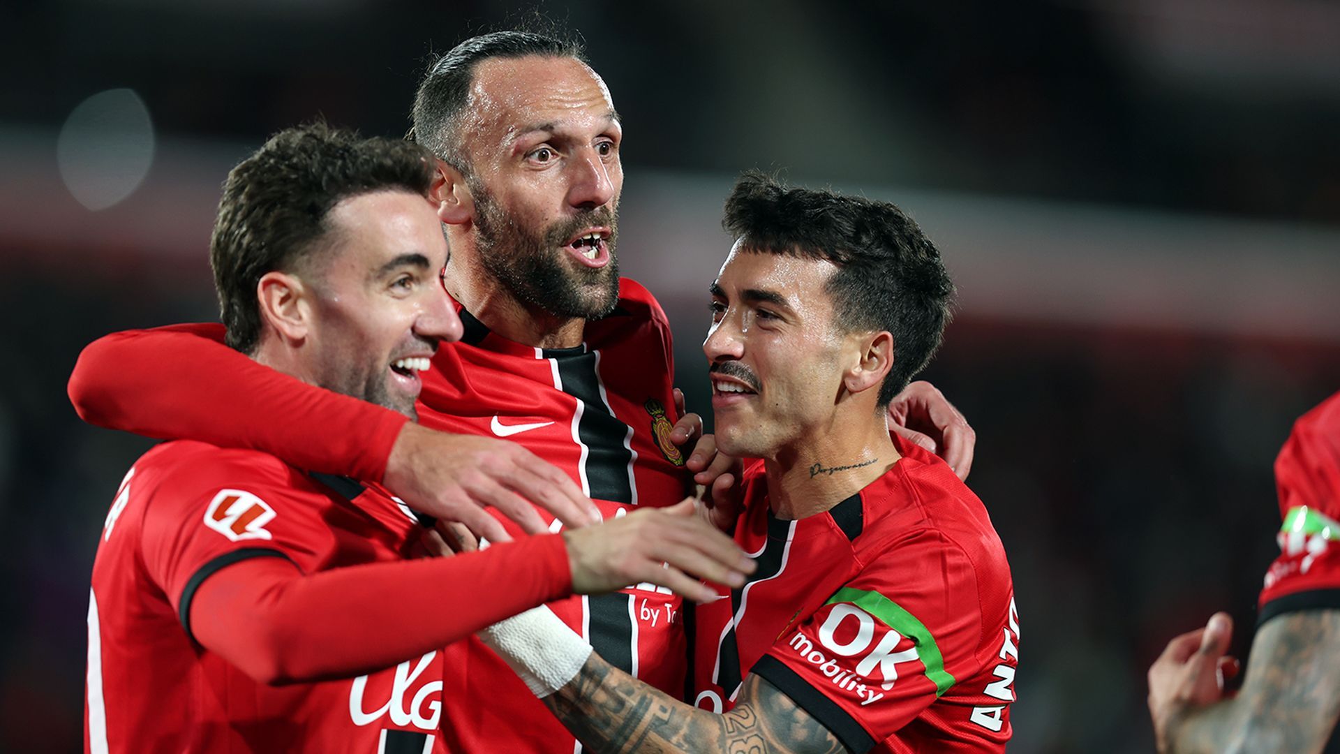Celebración de gol bermellona Celebración de gol bermellona