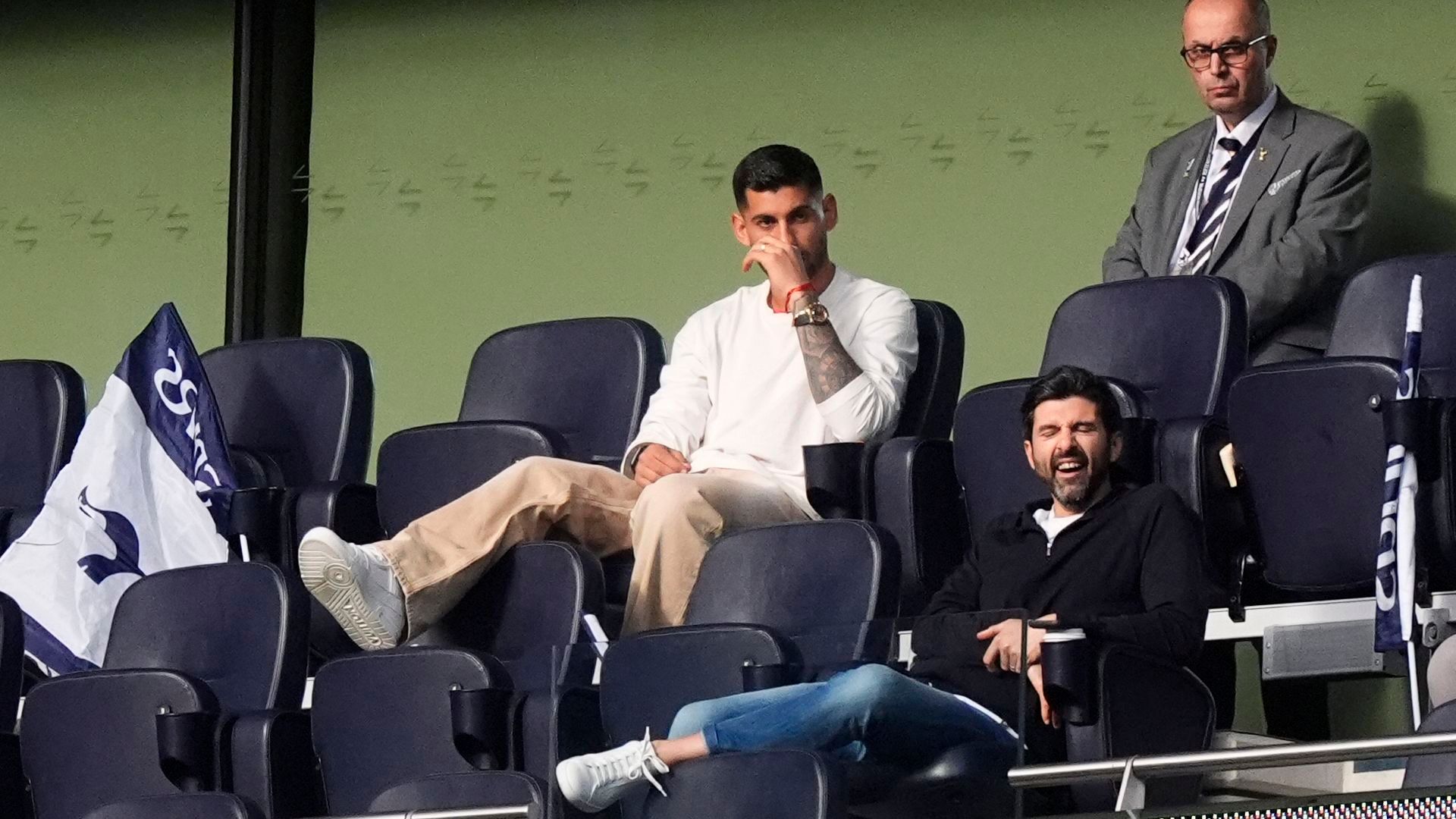 El Cuti Romero, en la grada en un partido del Tottenham El Cuti Romero, en la grada en un partido del Tottenham