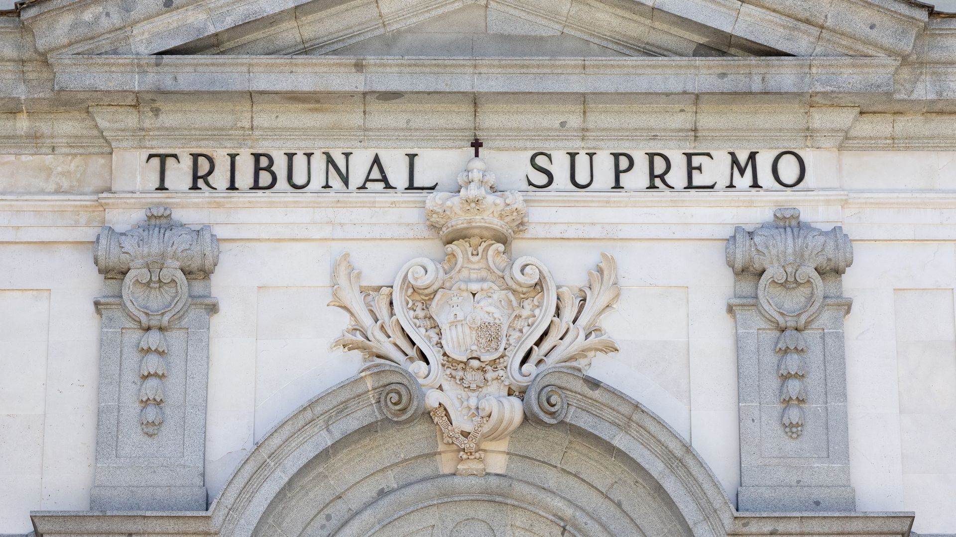 El Supremo avala que padres de víctimas de asesinato puedan recibir ayuda por la muerte de un familiar aunque no convivieran El Supremo avala que padres de víctimas de asesinato puedan recibir ayuda por la muerte de un familiar aunque no convivieran