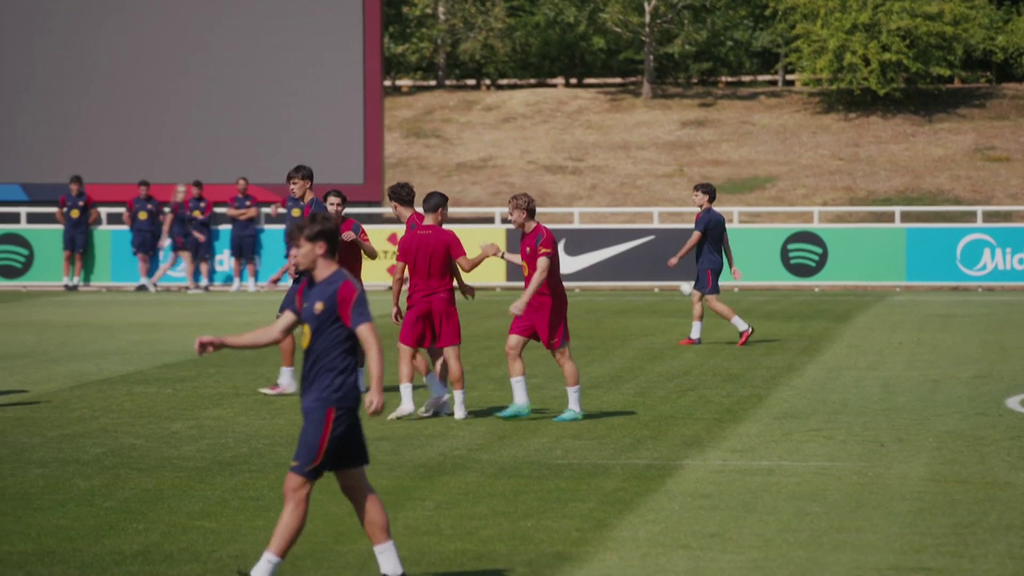 En vídeo: el partidillo del Barça con golazo de Fermín y debut de Bisiwu