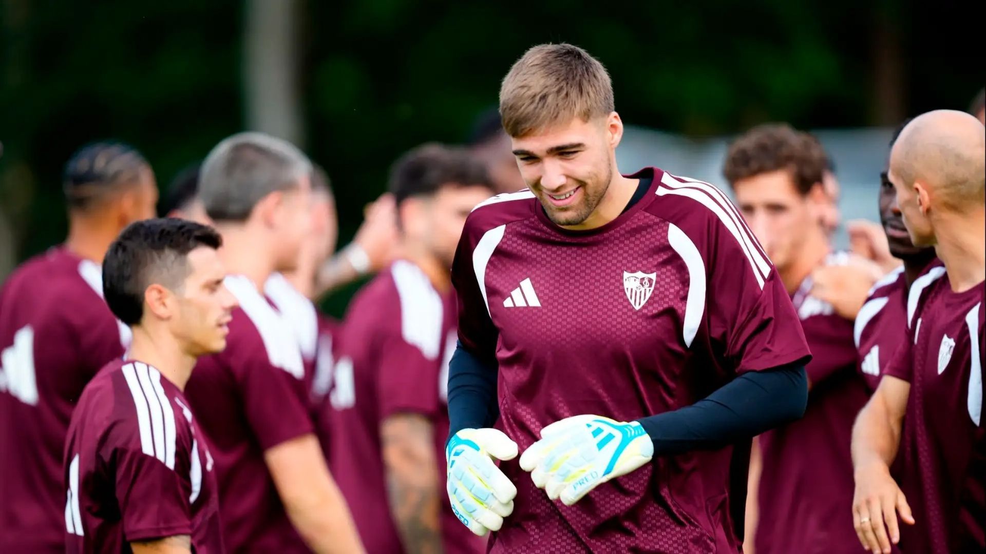 Fran González, en su primer entrenamiento con el Sevilla