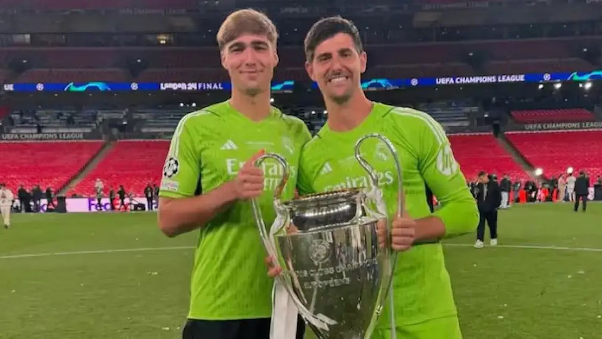 Fran González y Thibaut Courtois, en Wembley Fran González y Thibaut Courtois, en Wembley