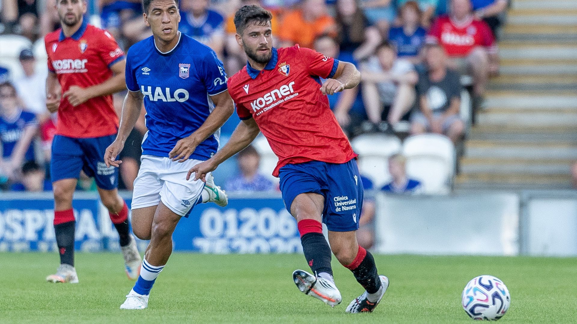 Iker Muñoz durante un partido de pretemporada de Osasuna