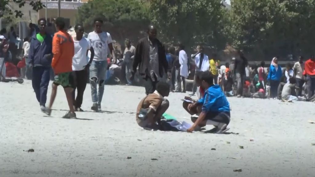 La situación en Ceuta tras la entrada de miles de personas desde Marruecos: 88 muertos y los centros de menores, desbordados