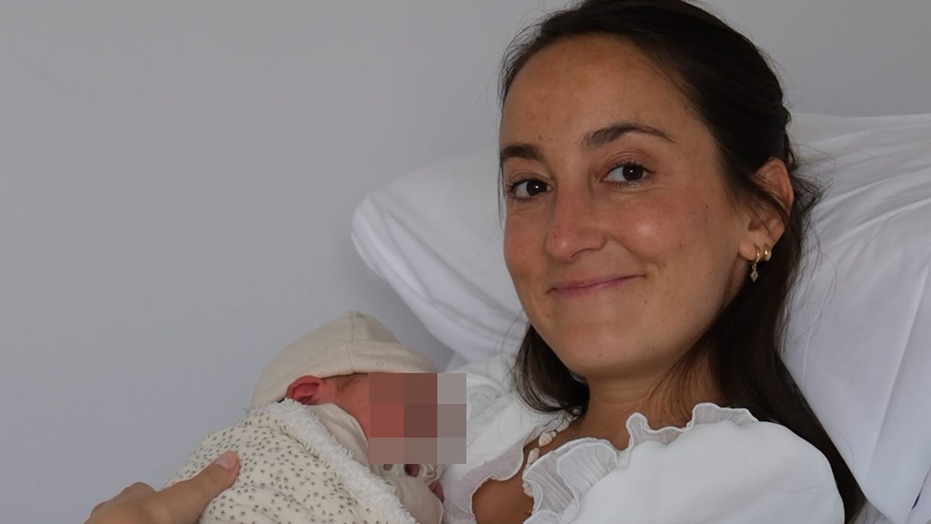 Lucía Pombo y su hija Lola Lucía Pombo y su hija Lola
