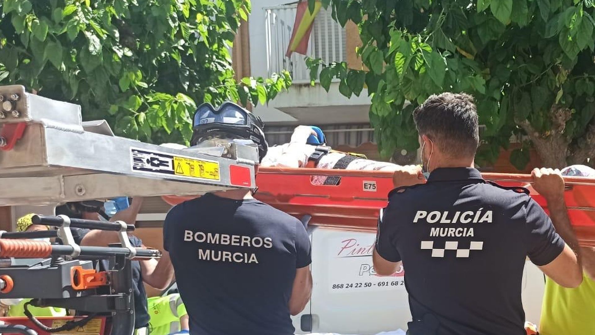 Un hombre de 86 años resulta herido tras caer desde un tercer piso en Yecla, Murcia Un hombre de 86 años resulta herido tras caer desde un tercer piso en Yecla, Murcia