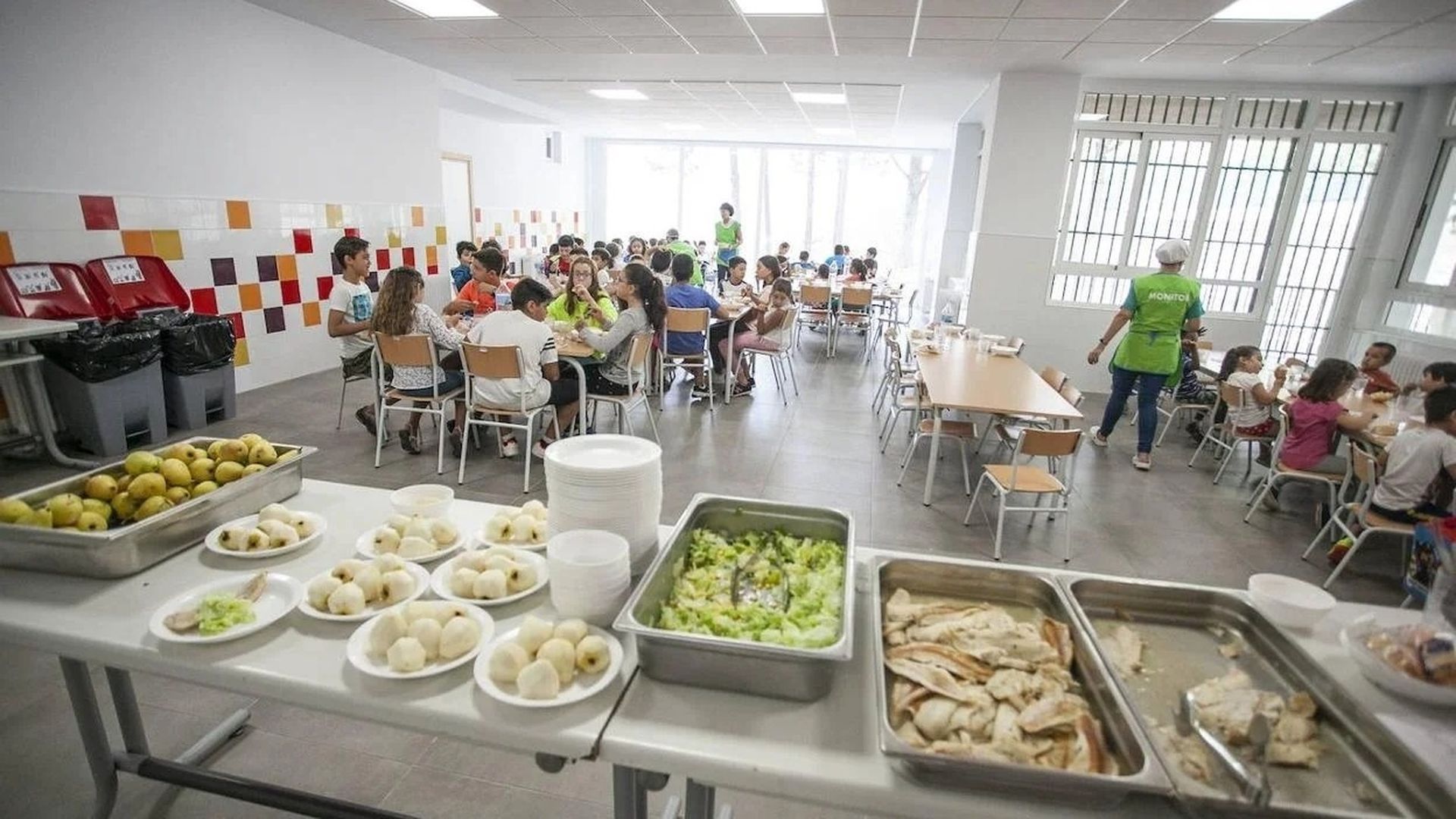 Alumnos en un comedor escolar de un centro de de Extremadura Alumnos en un comedor escolar de un centro de de Extremadura