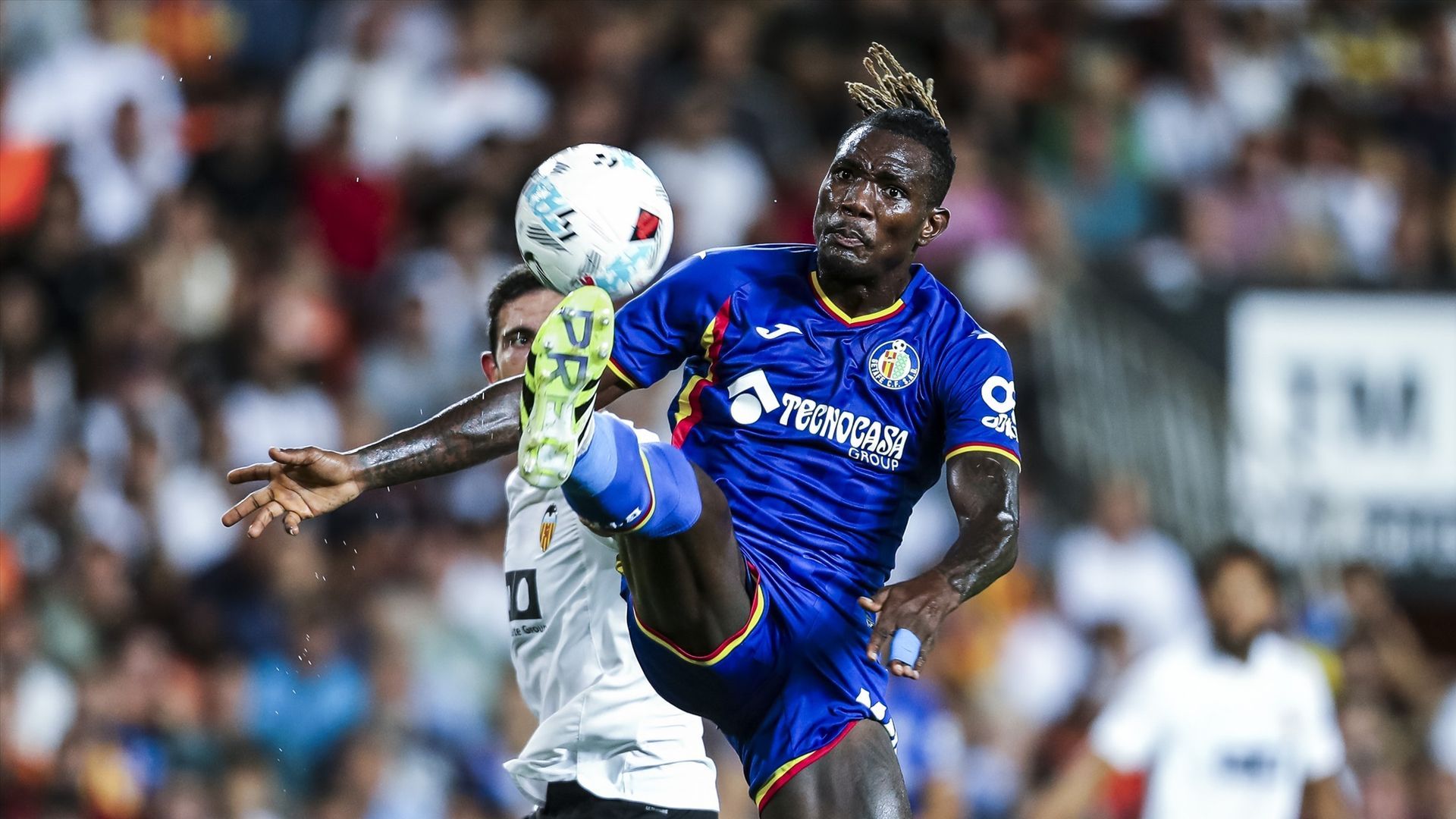 Christantus Uche en un partido con el Getafe la temporada pasada