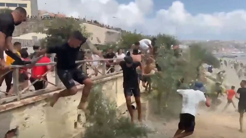 Detectan una nueva convocatoria para otro salto masivo desde Marruecos a Ceuta: la fecha prevista que circula por redes sociales