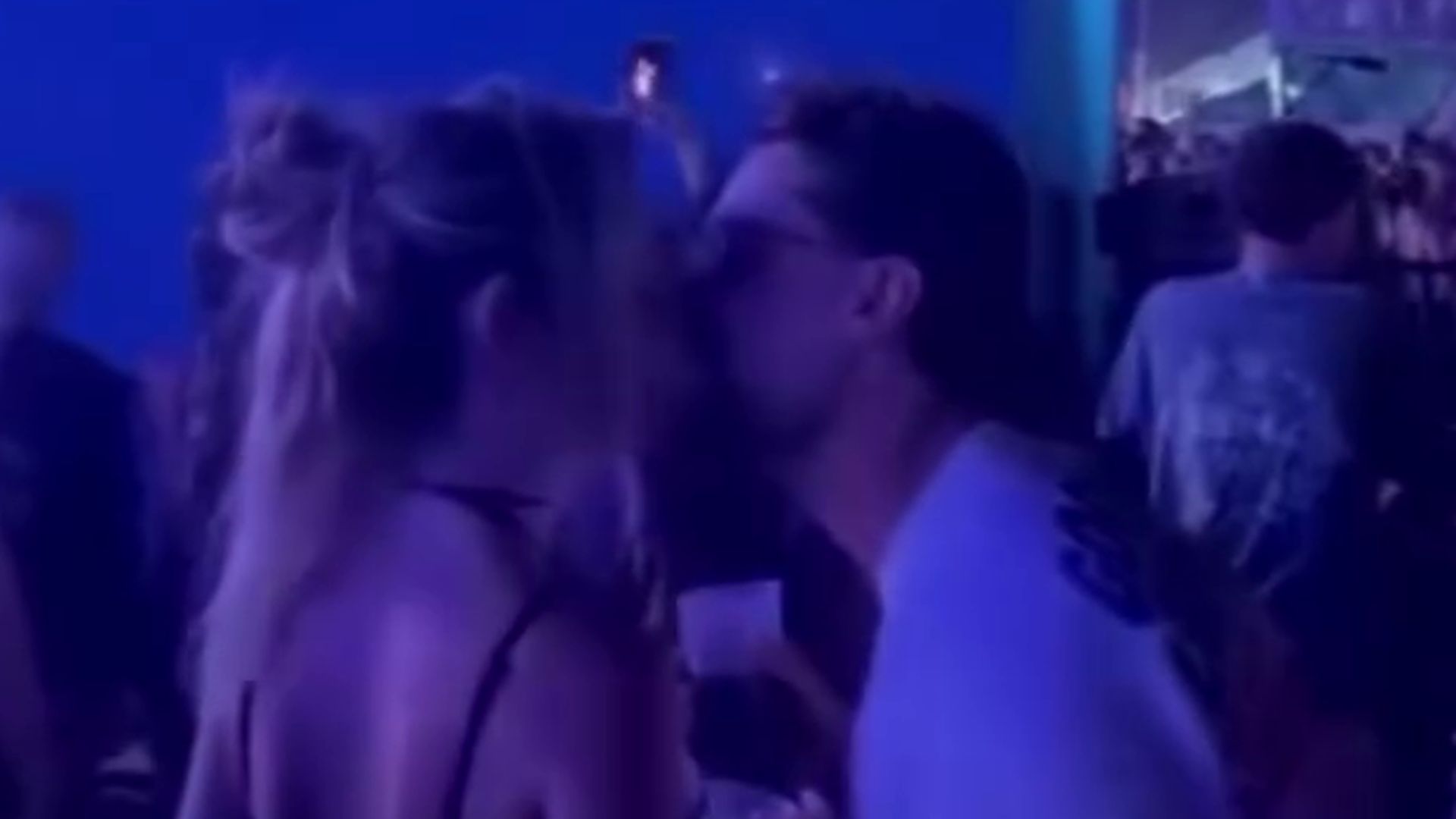El beso de Yuli y Lucas