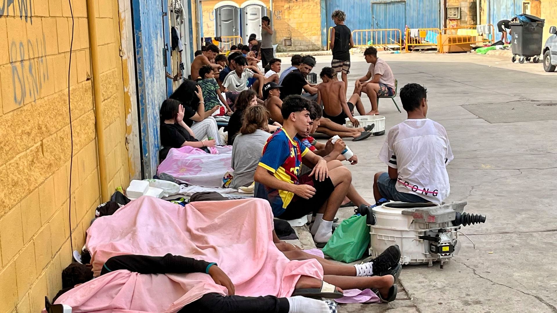 El Gobierno destinará 25 millones adicionales a Ceuta para la acogida de los menores migrantes no acompañados El Gobierno destinará 25 millones adicionales a Ceuta para la acogida de los menores migrantes no acompañados