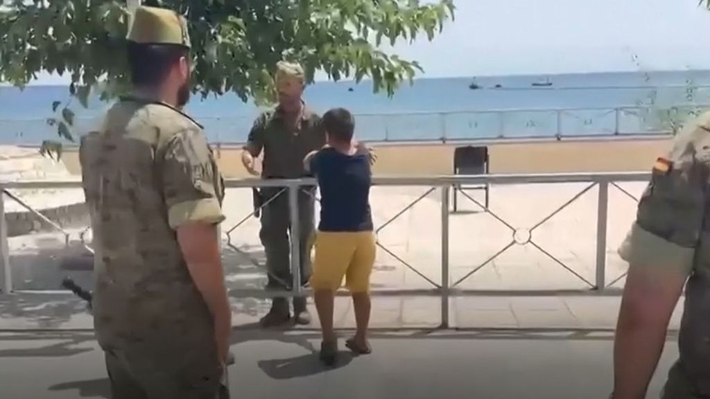 La imagen del llanto de un niño demuestra que para miles de migrantes es mejor vagabundear en Ceuta que volver: "A Marruecos, no"