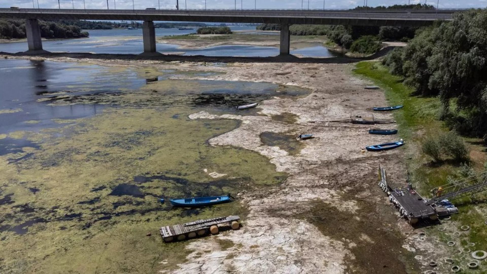La sequía arruina el crucero por el Danubio de 120 españoles La sequía arruina el crucero por el Danubio de 120 españoles