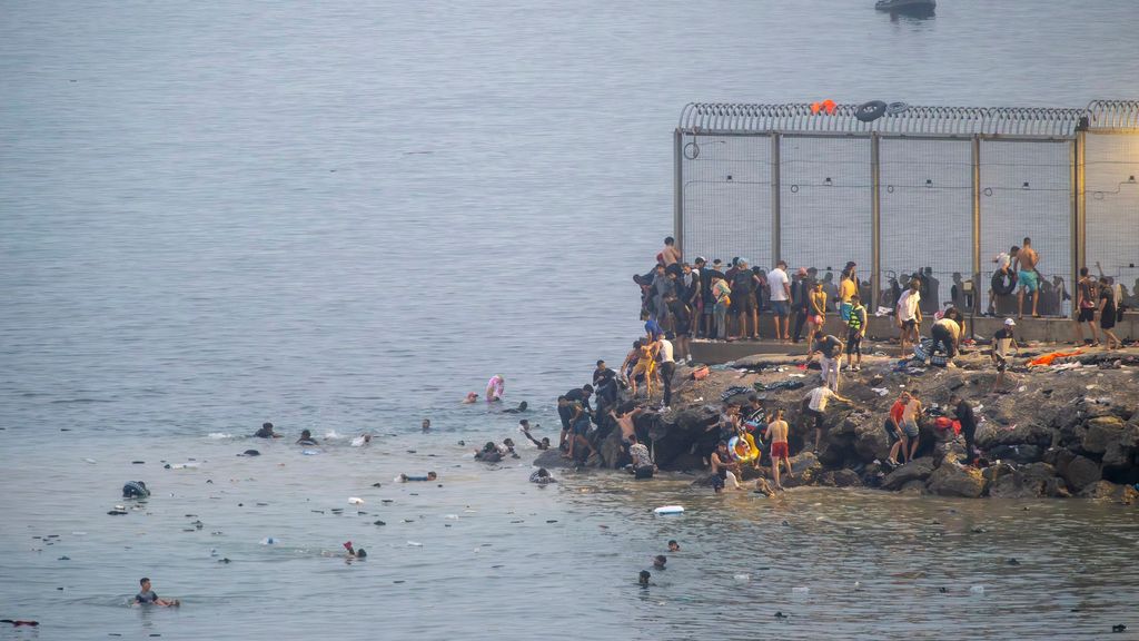Marruecos asegura que alertó a España días antes de la avalancha de migrantes en Ceuta