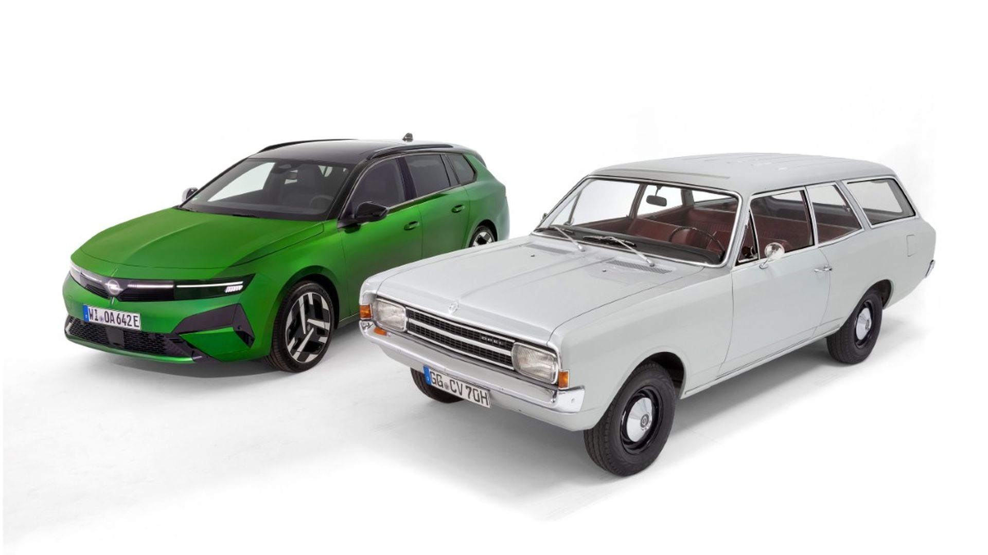 Opel Astra Sports Tourer y el Opel Rekord C Caravan
