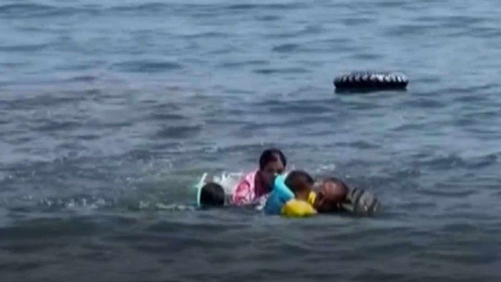 Oswaldo, el guardia civil que se tiró al mar para salvar vidas en Ceuta: "Que no se nos ahogaran bebés, niños o madres"