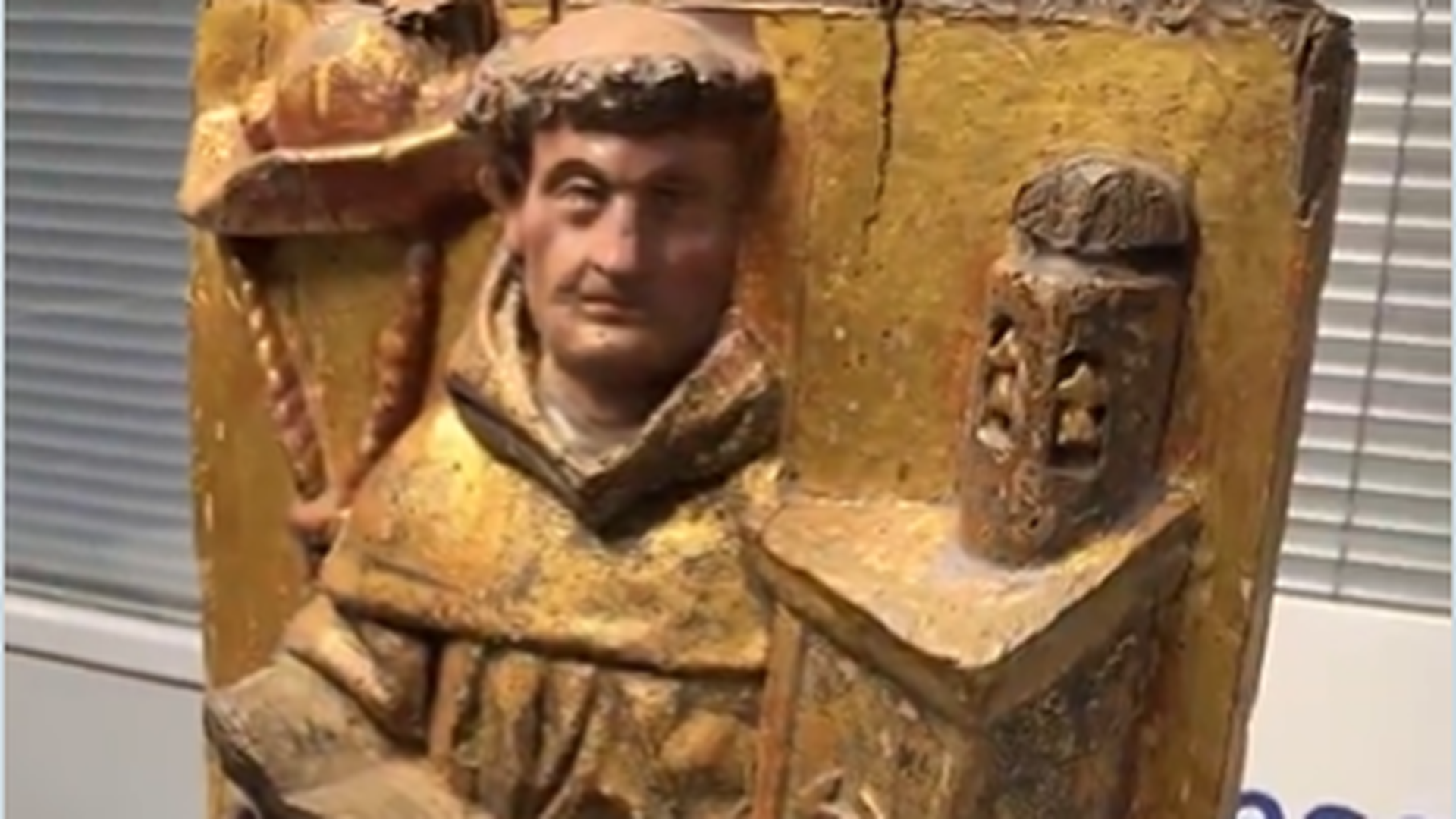 Recuperan un relieve del siglo XVI robado hace 16 años de un monasterio de Navarra en una casa de subastas Recuperan un relieve del siglo XVI robado hace 16 años de un monasterio de Navarra en una casa de subastas