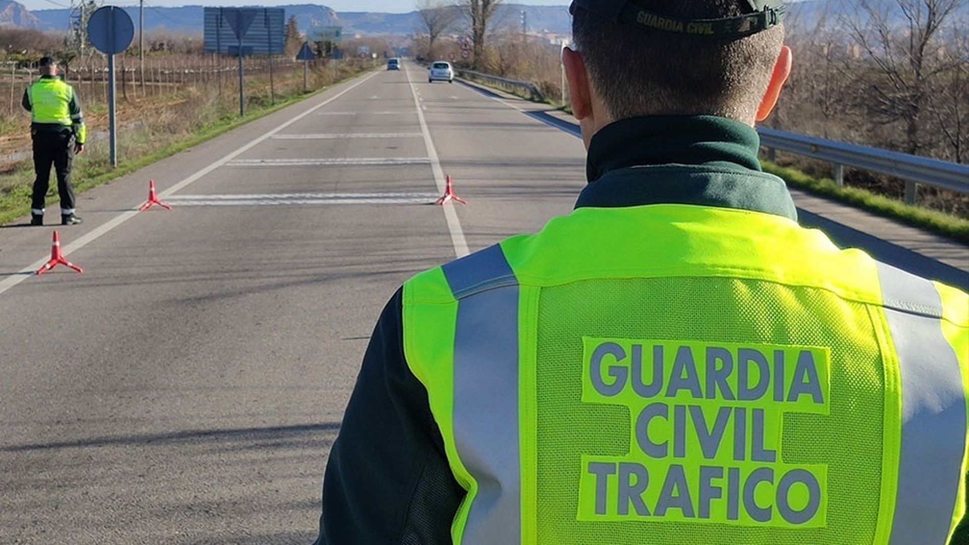 Agentes de la Guardia Civil de Tráfico en una imagen de archivo Agentes de la Guardia Civil de Tráfico en una imagen de archivo