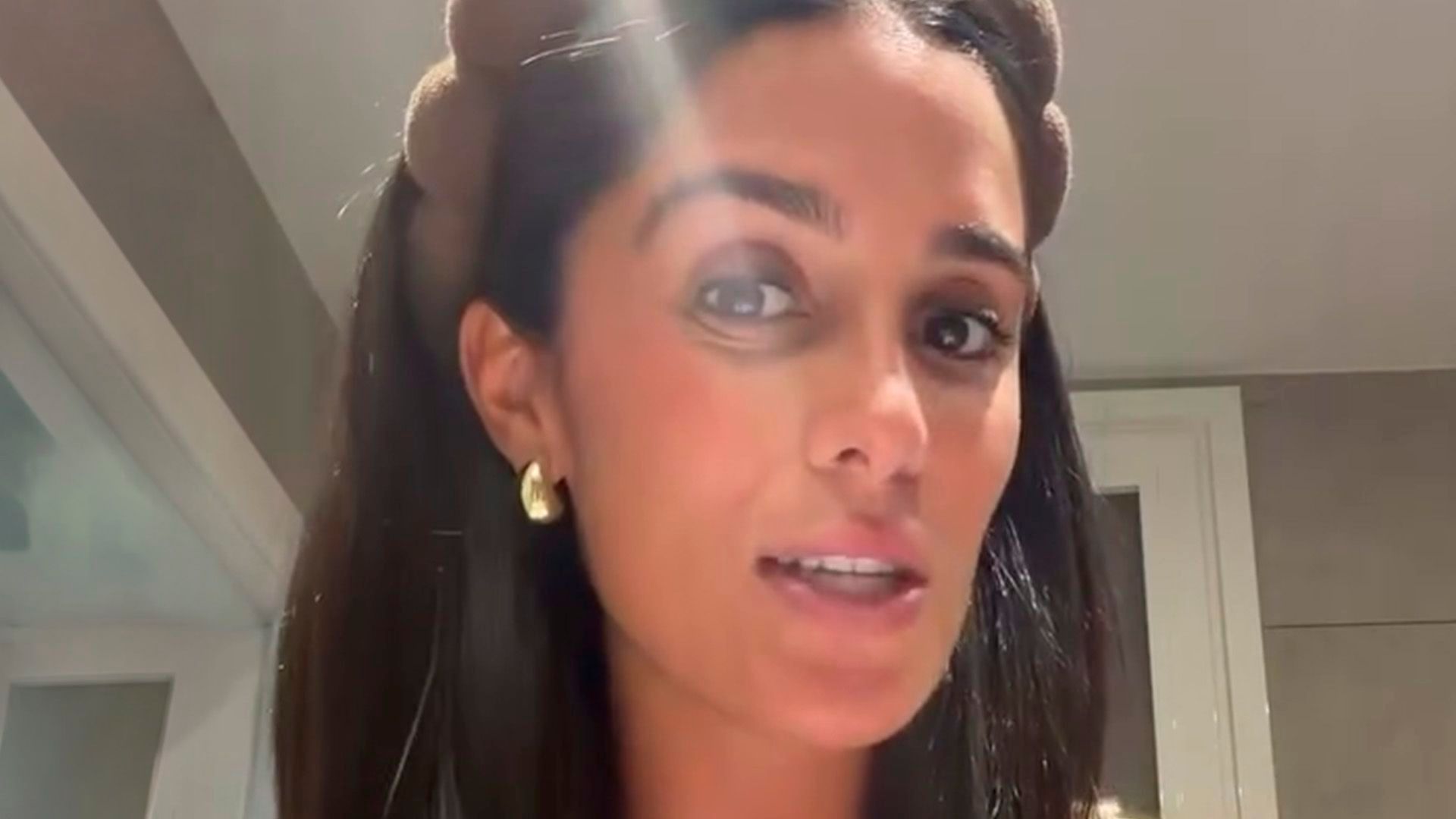 Claudia Martínez enseña el estado de su ombligo y habla de su mayor miedo Claudia Martínez enseña el estado de su ombligo y habla de su mayor miedo