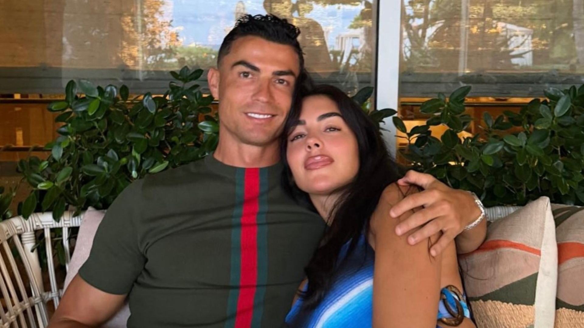 Cristiano Ronaldo y Georgina Rodríguez, en sus redes sociales