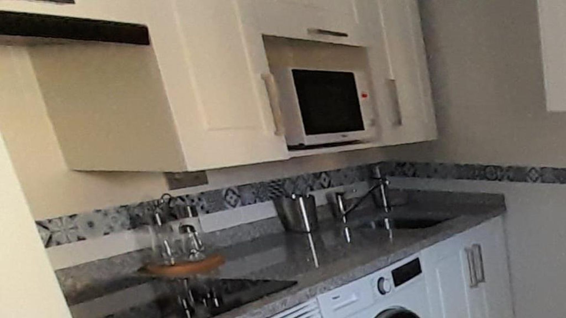 Electrodomésticos en una cocina.