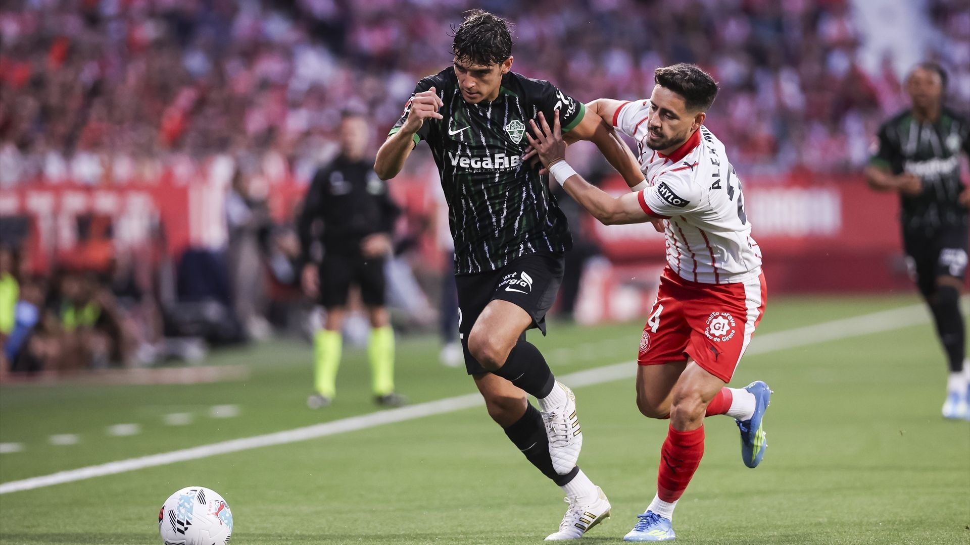 Gonzalo Villar durante un partido del Elche la temporada pasada