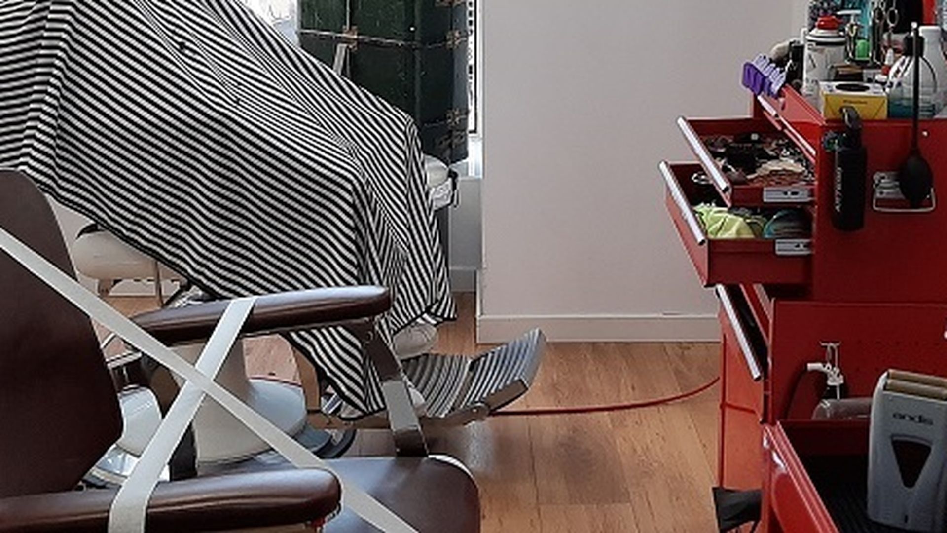 Imagen de una peluquería y barbería de Valencia