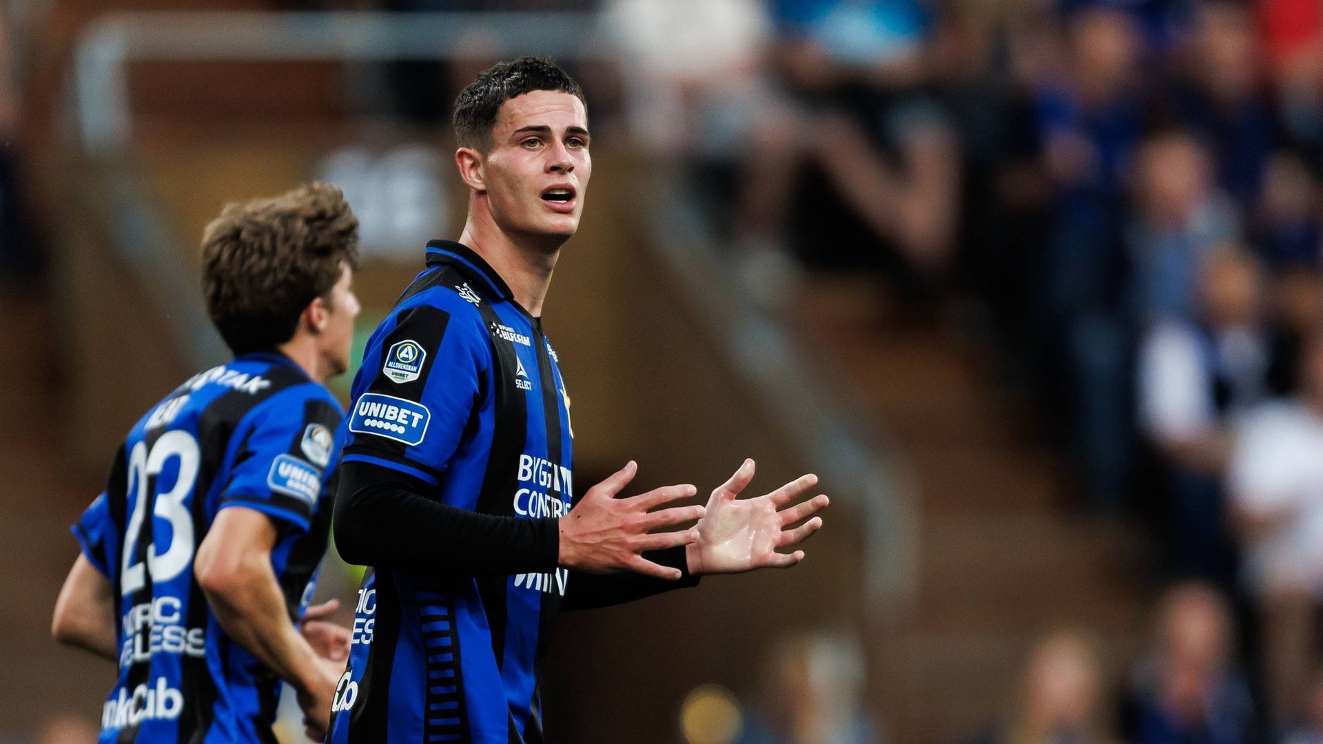 Robbie Ure en un partido