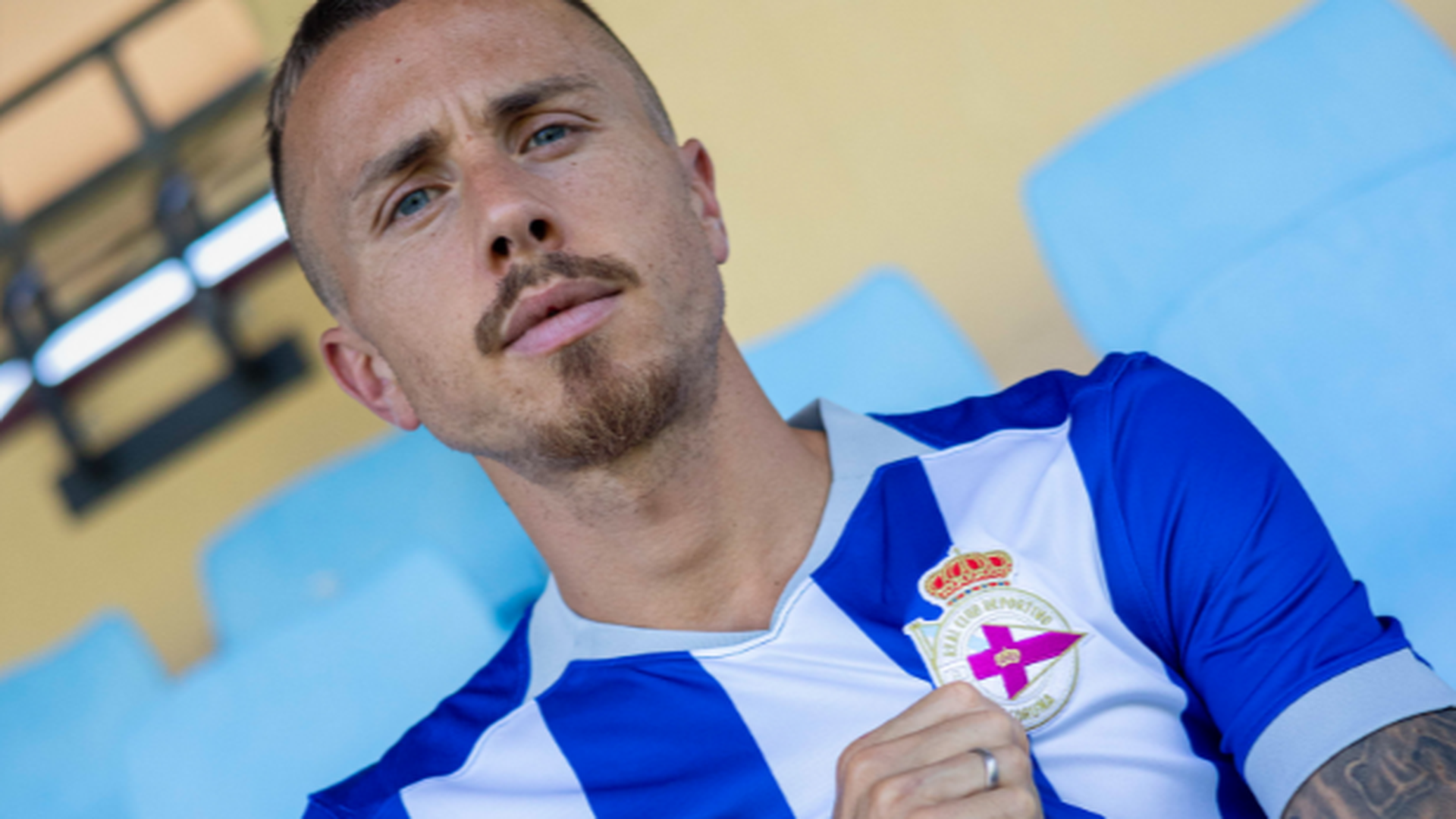 Angeliño, con la camiseta del Dépor Angeliño, con la camiseta del Dépor