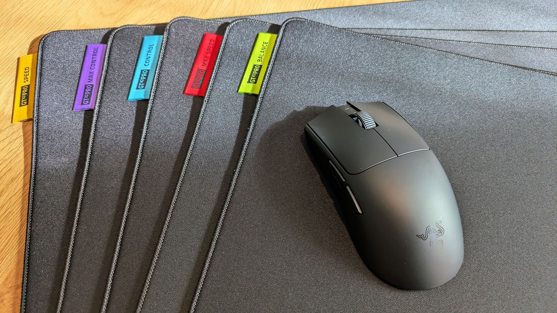 Las alfombrillas Gigantus V2 Pro de Razer