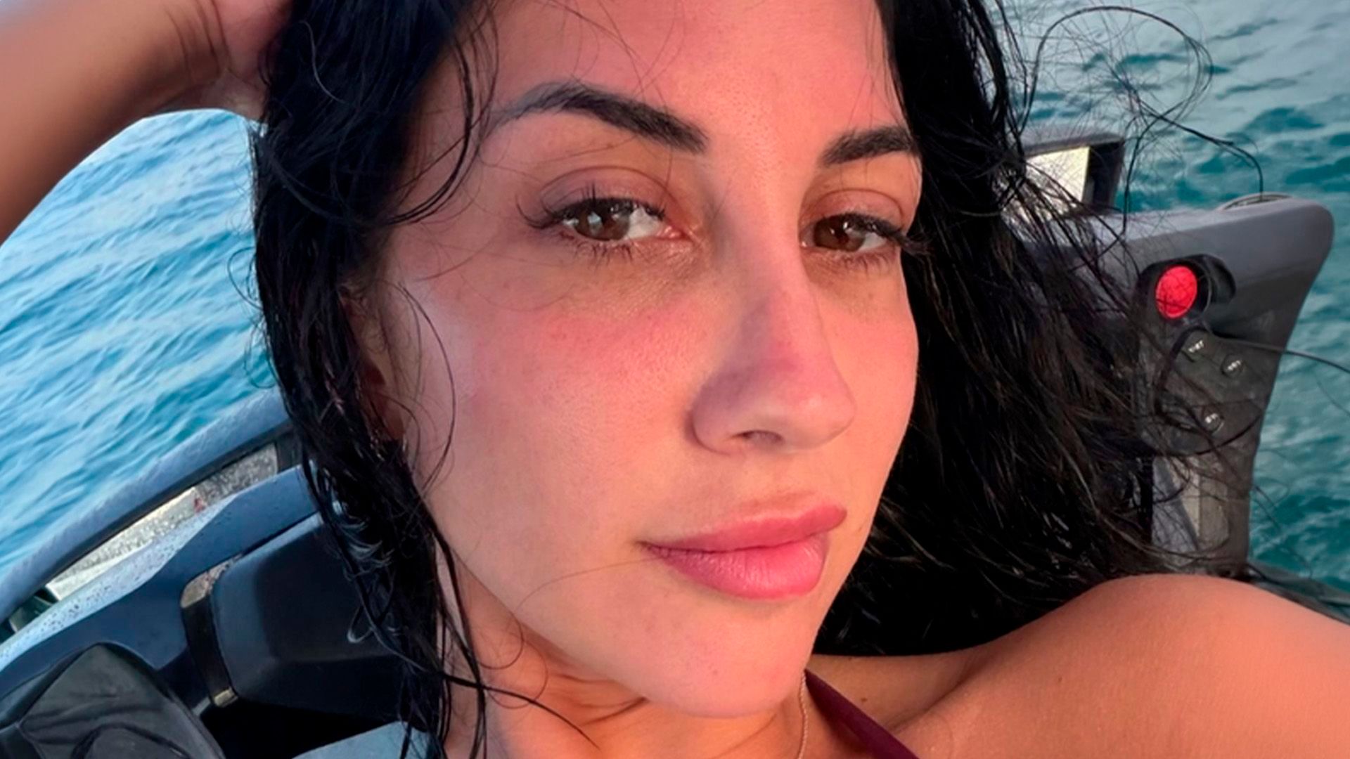 Naomi Asensi responde a las críticas recibidas tras salir a la luz su relación con el futbolista Raúl Sánchez