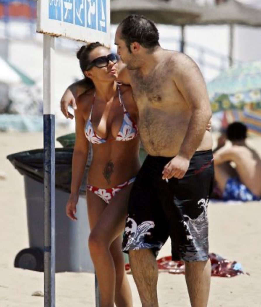 Noelia Cortés y Kiko Rivera en una playa en Cádiz durante su noviazgo