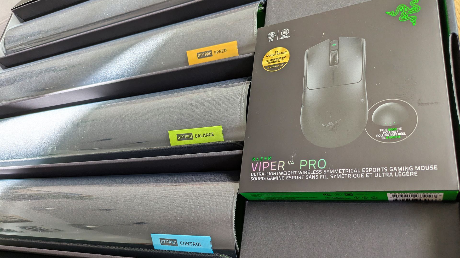 Viper V4 Pro y el pack de alfombrillas Gigantus V2 Pro