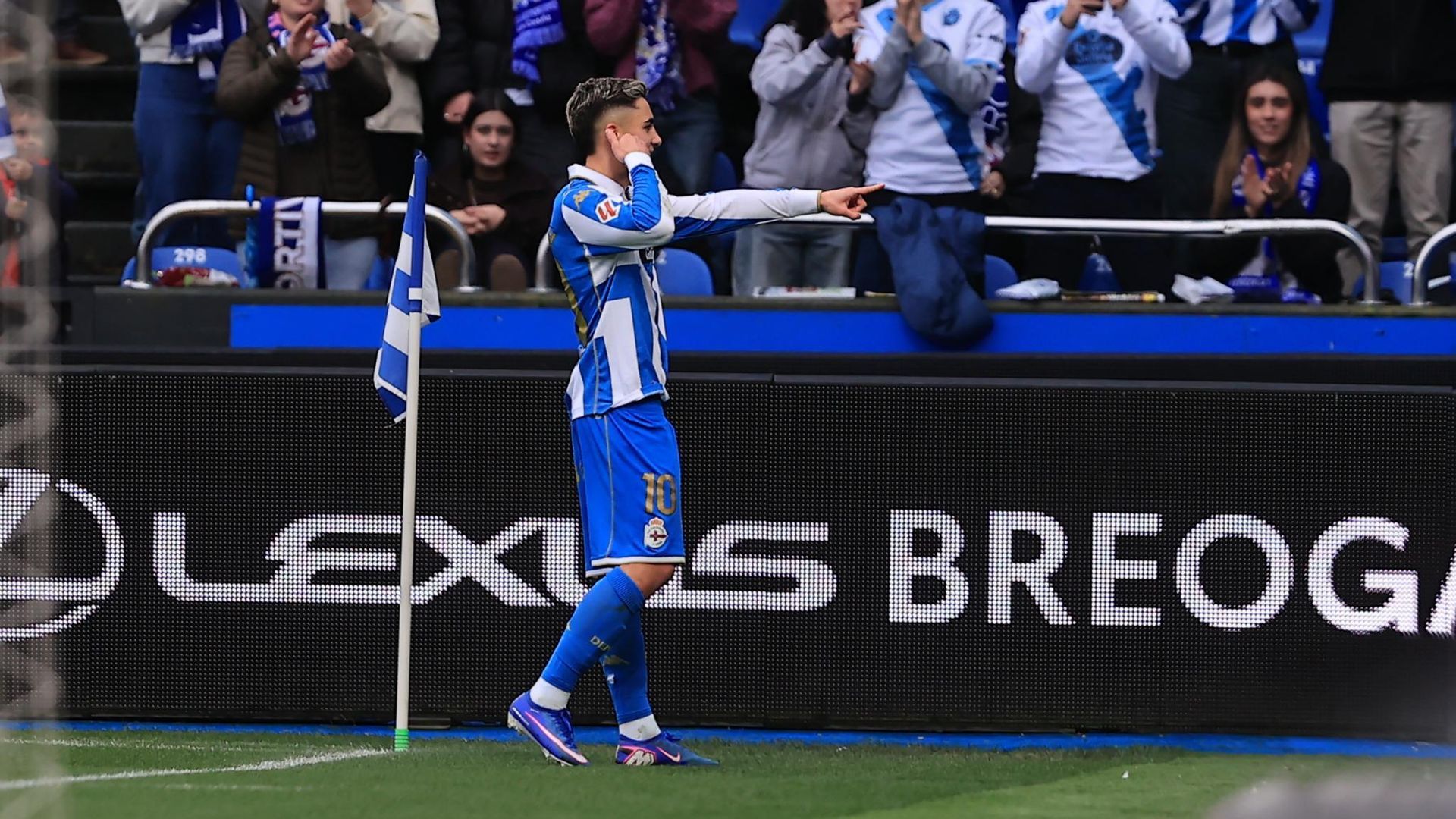 Yeremay celebra un gol con el Dépor Yeremay celebra un gol con el Dépor