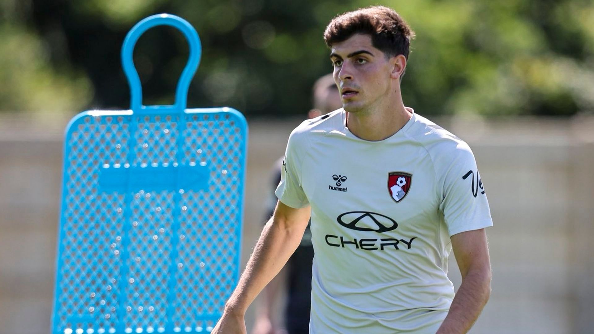 Juanlu, en su primer entrenamiento con el Bournemouth