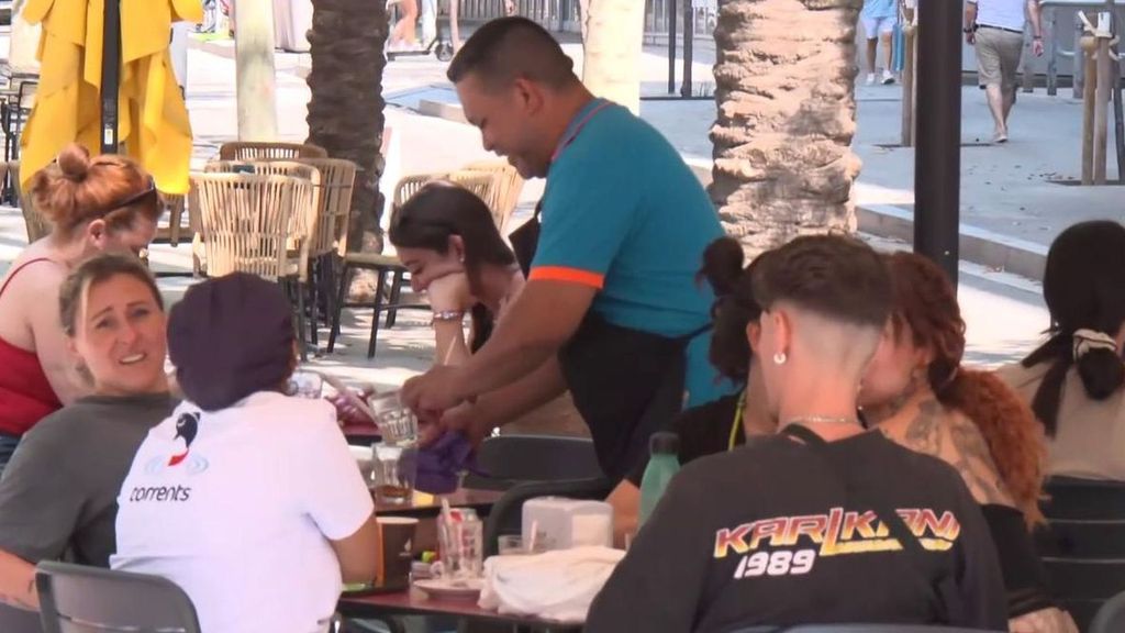 La mitad de bares y restaurantes en Barcelona son propiedad de extranjeros: los chinos recuperan la comida tradicional española