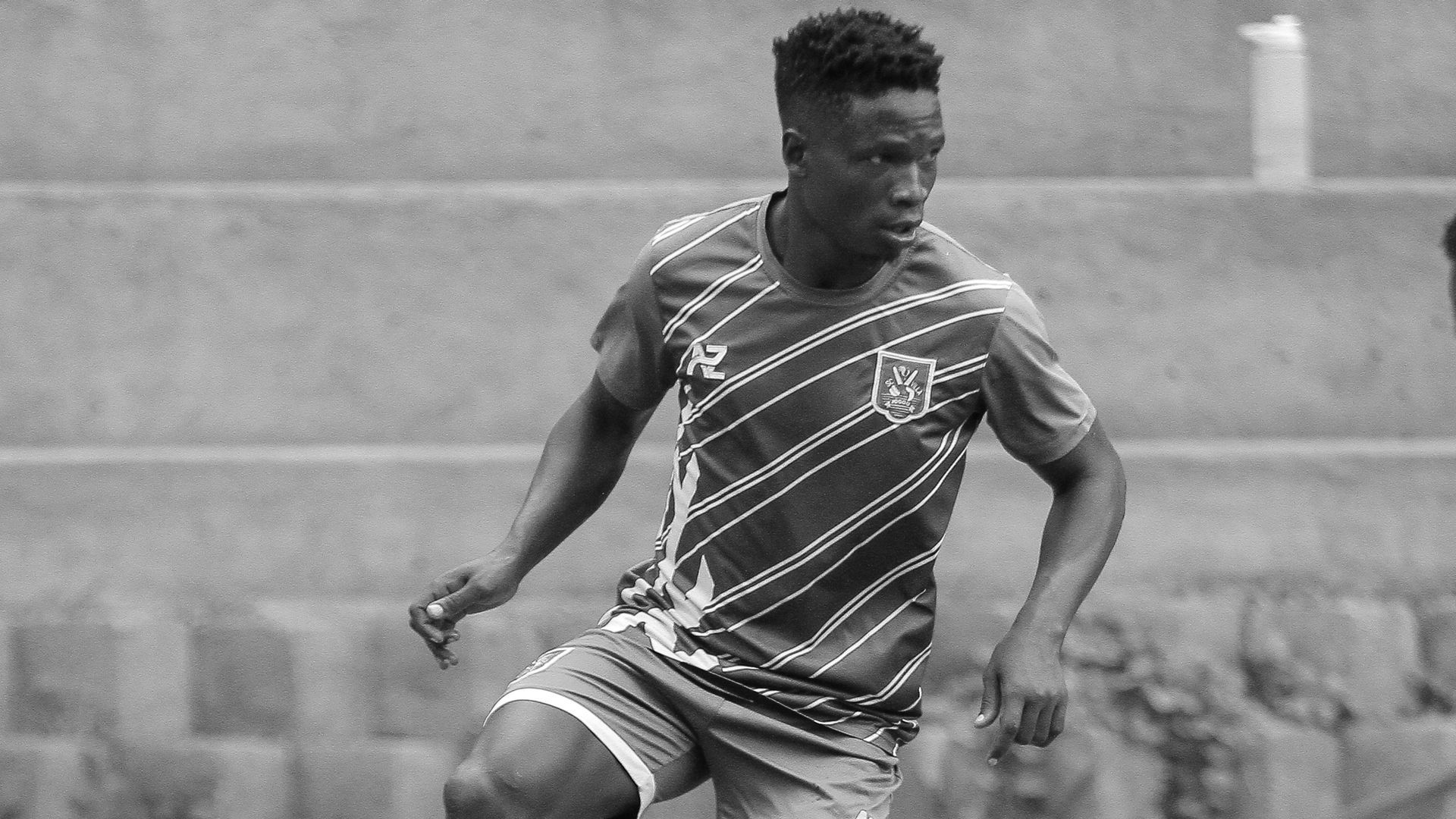 Matan al futbolista David Owiri, de 27 años, víctima de “un brutal ataque perpetrado por individuos desconocidos" en Kampala, Uganda Matan al futbolista David Owiri, de 27 años, víctima de “un brutal ataque perpetrado por individuos desconocidos" en Kampala, Uganda