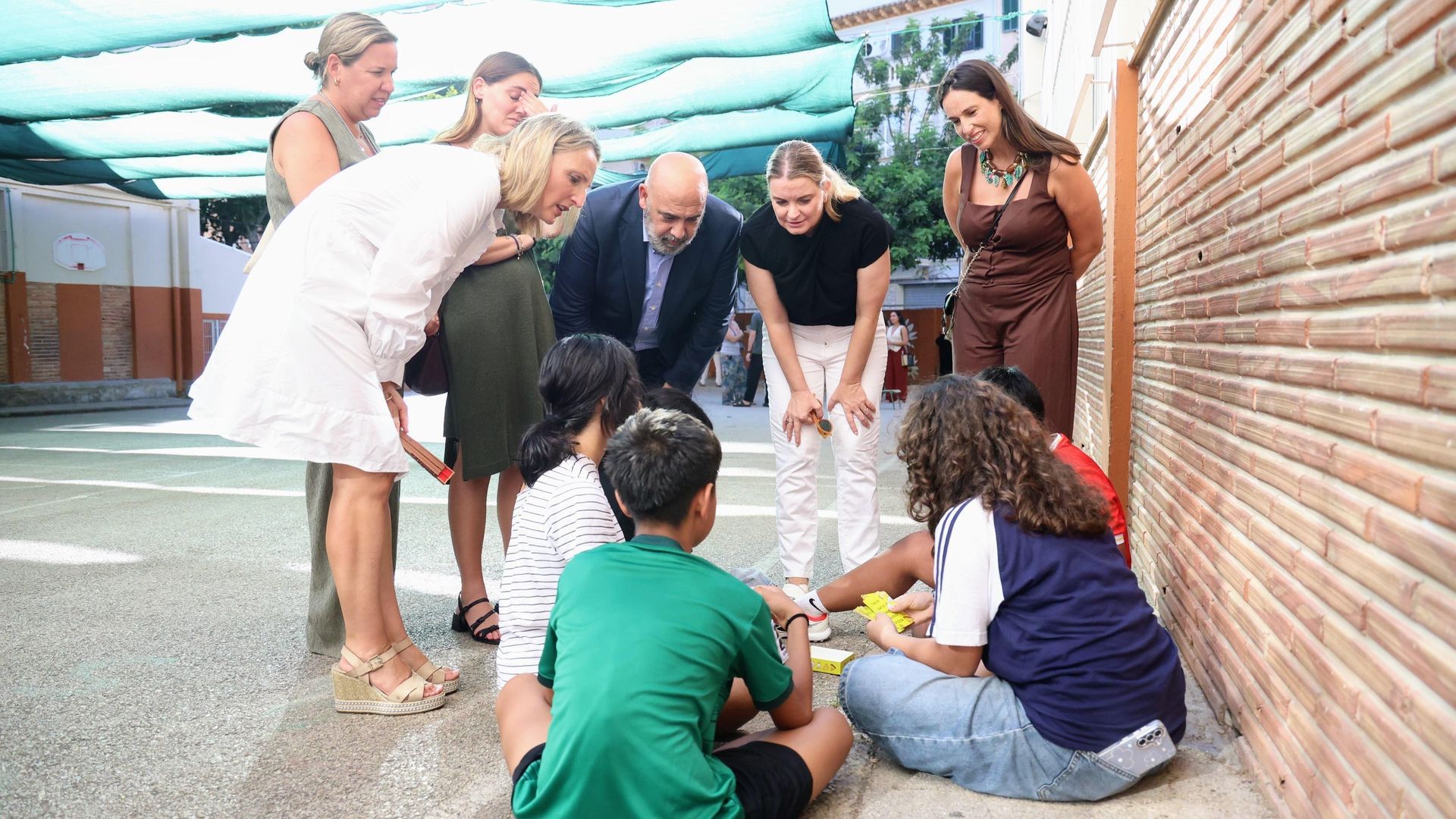 'Patis oberts' busca ofrecer espacios seguros para el juego y la convivencia de los niños y facilitar la conciliación de las familias 'Patis oberts' busca ofrecer espacios seguros para el juego y la convivencia de los niños y facilitar la conciliación de las familias