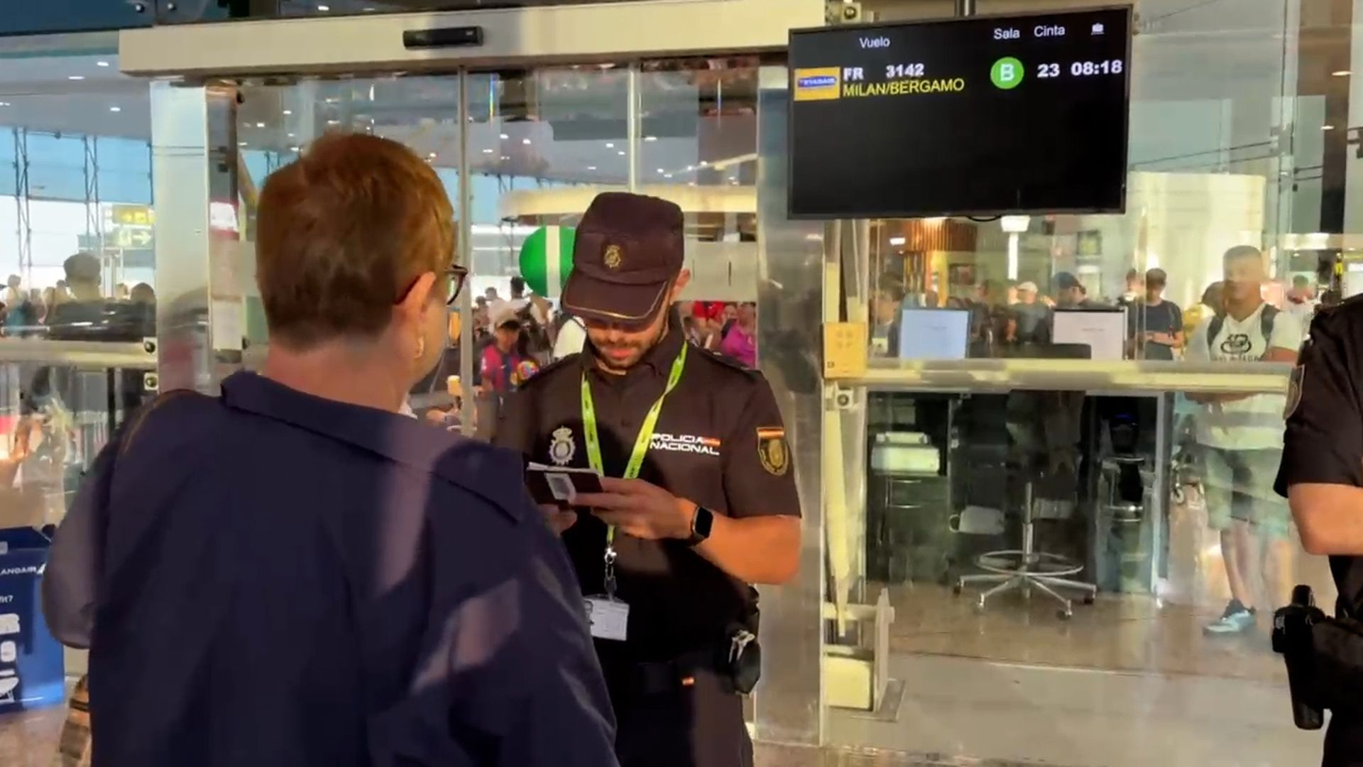 ¿Hay que llevar el pasaporte para ir a Italia? Los requisitos para viajar tras la suspensión de Schengen con España