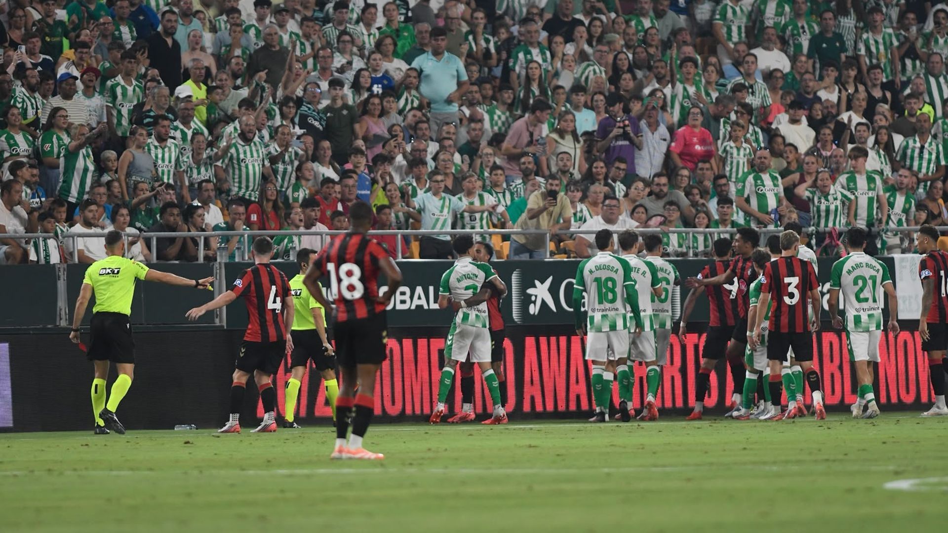 La expulsión de Antony ante el Bournemouth